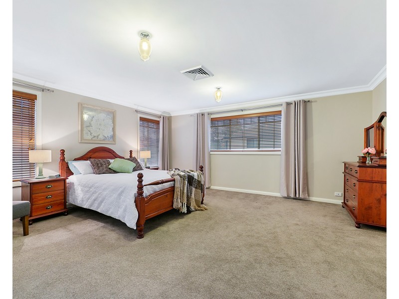 1 Paperbark Crescent, Beaumont Hills NSW 2155