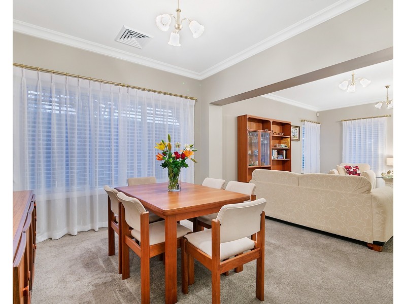 1 Paperbark Crescent, Beaumont Hills NSW 2155