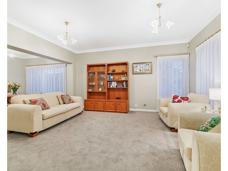 1 Paperbark Crescent, Beaumont Hills NSW 2155