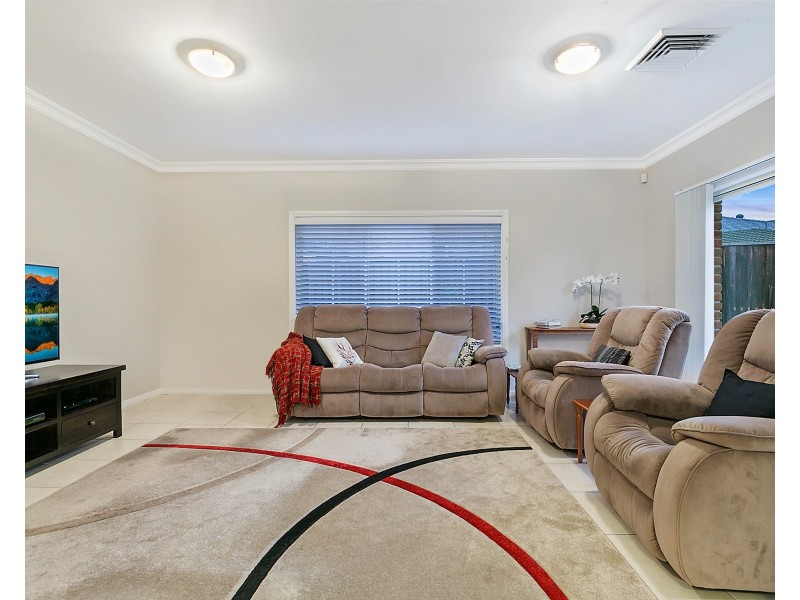 1 Paperbark Crescent, Beaumont Hills NSW 2155