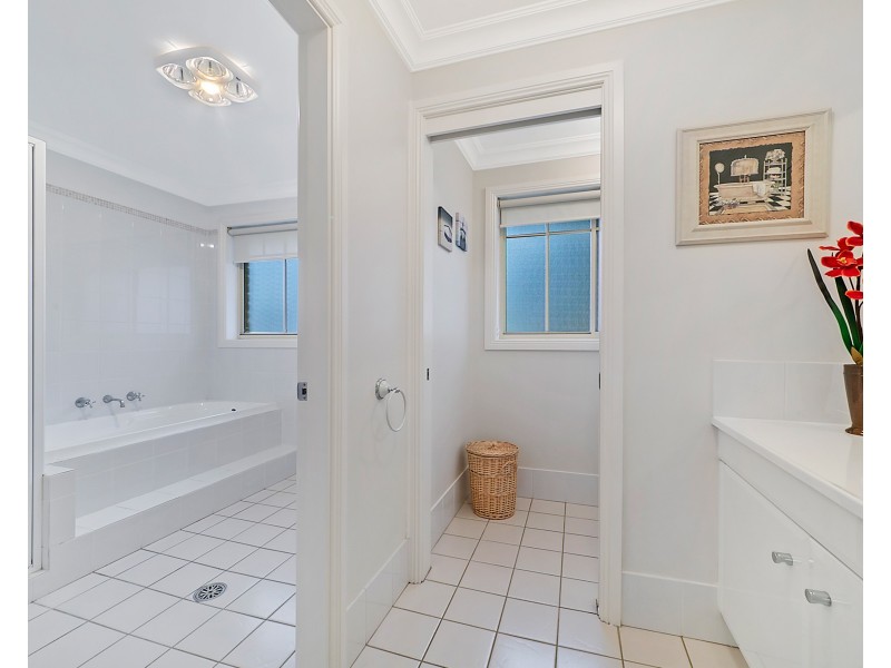 1 Paperbark Crescent, Beaumont Hills NSW 2155