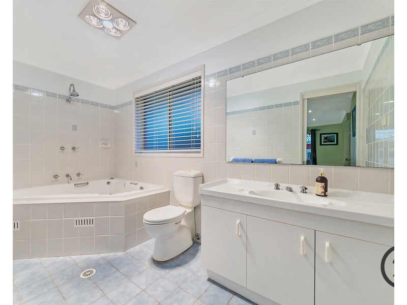 54 Brampton Drive, Beaumont Hills NSW 2155