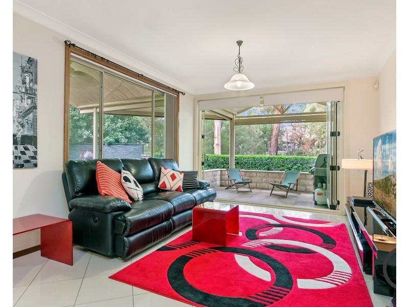 1 Highfield Place, Beaumont Hills NSW 2155