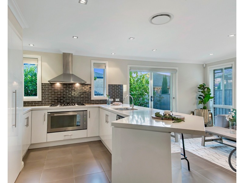 7 Hadley Circuit, Beaumont Hills NSW 2155