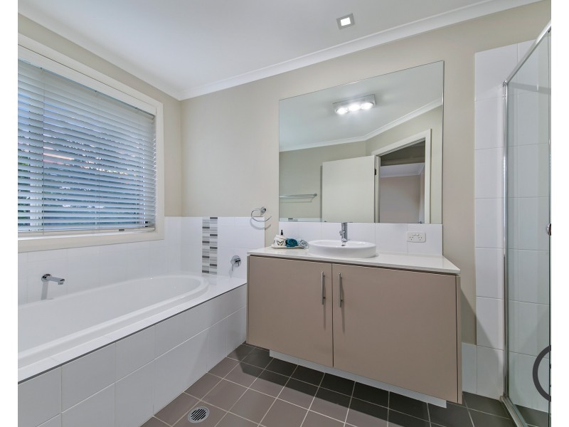 7 Hadley Circuit, Beaumont Hills NSW 2155