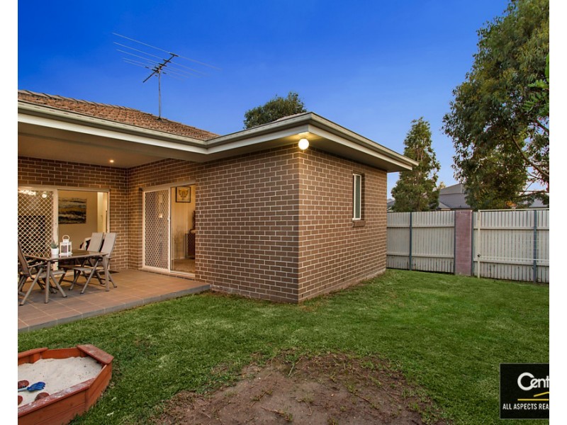 1 Pebble Crescent, The Ponds NSW 2769