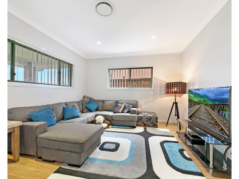 12 Bridgewood Drive, Beaumont Hills NSW 2155