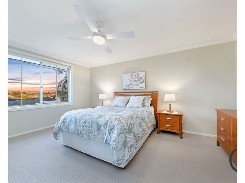 8 Eugenes Glen, Beaumont Hills NSW 2155