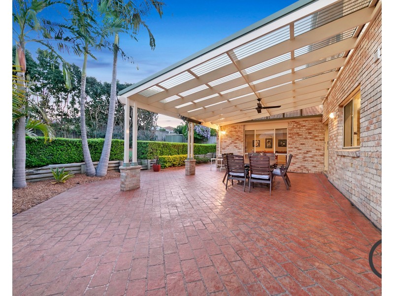 8 Eugenes Glen, Beaumont Hills NSW 2155