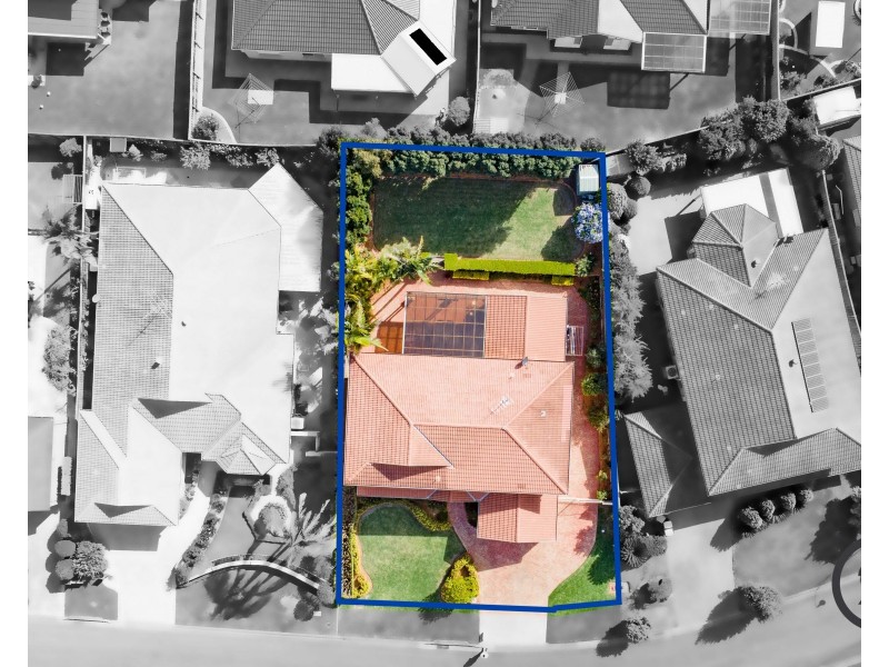 8 Eugenes Glen, Beaumont Hills NSW 2155