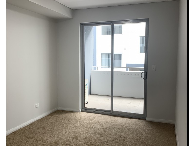 E116/828 Windsor Road, Rouse Hill NSW 2155