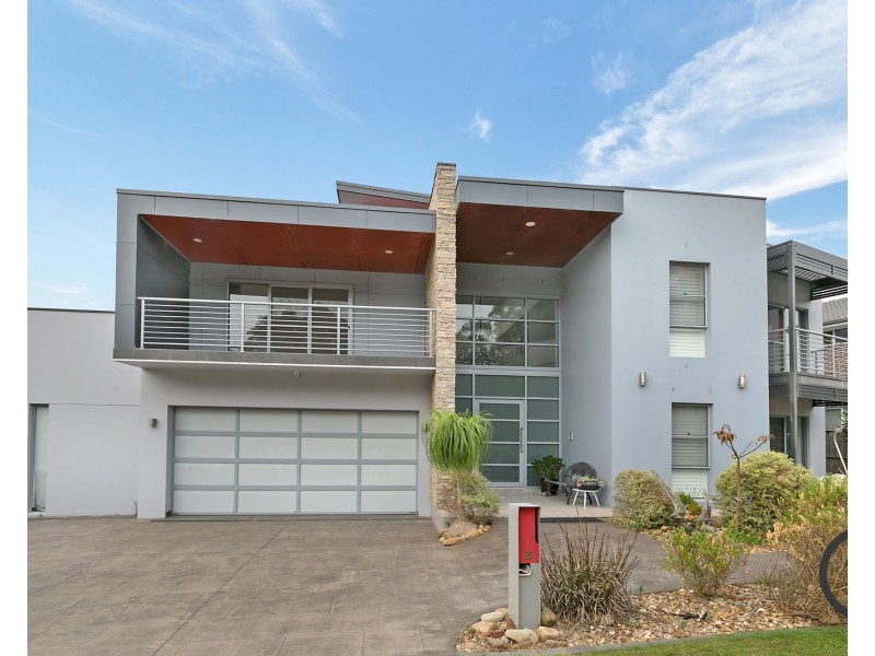 8 Lomandra Crescent, The Ponds NSW 2769