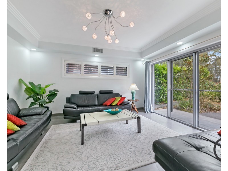 8 Lomandra Crescent, The Ponds NSW 2769