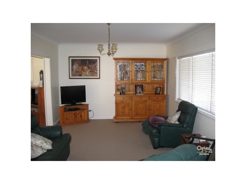 16 CARLYLE  STREET, Inverell NSW 2360