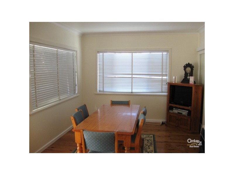 16 CARLYLE  STREET, Inverell NSW 2360