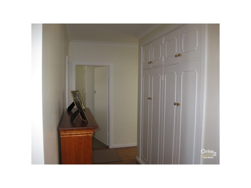 16 CARLYLE  STREET, Inverell NSW 2360