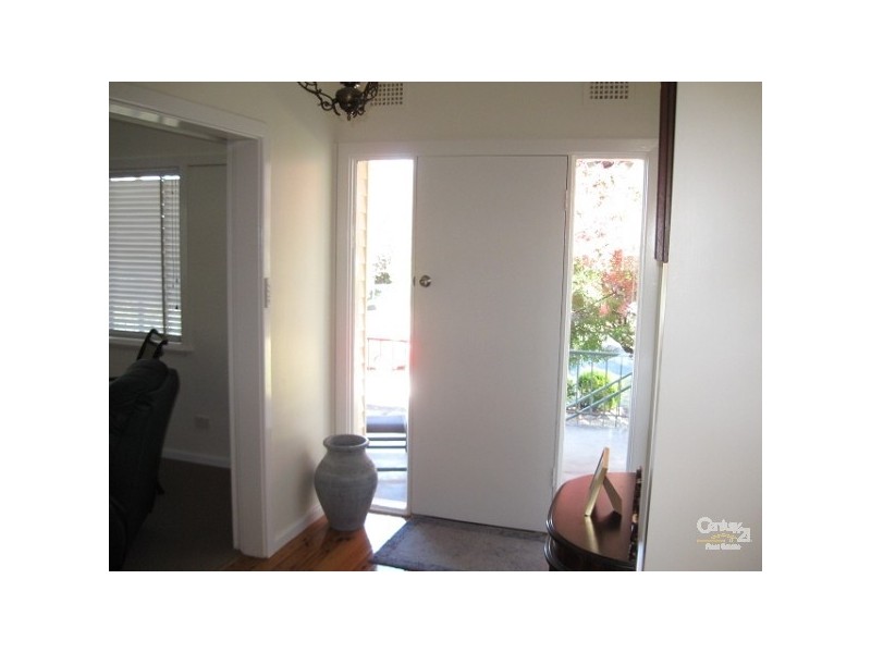 16 CARLYLE  STREET, Inverell NSW 2360