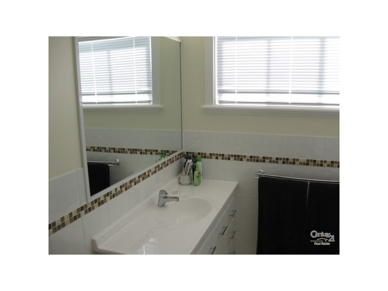 16 CARLYLE  STREET, Inverell NSW 2360