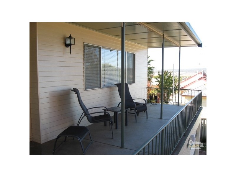 16 CARLYLE  STREET, Inverell NSW 2360