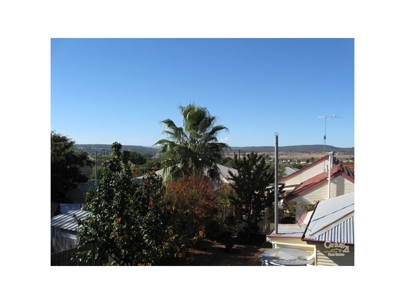 16 CARLYLE  STREET, Inverell NSW 2360