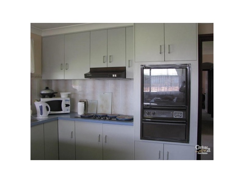 8 ZIRCON STREET, Inverell NSW 2360