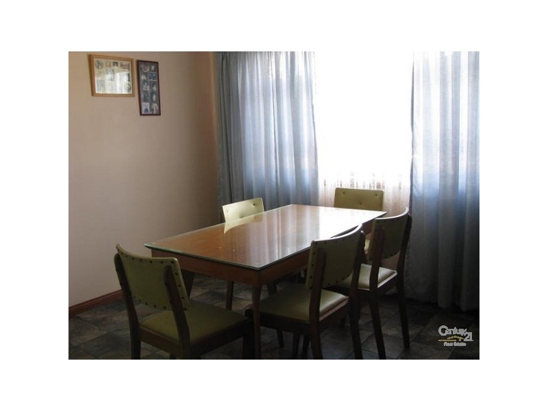 8 ZIRCON STREET, Inverell NSW 2360