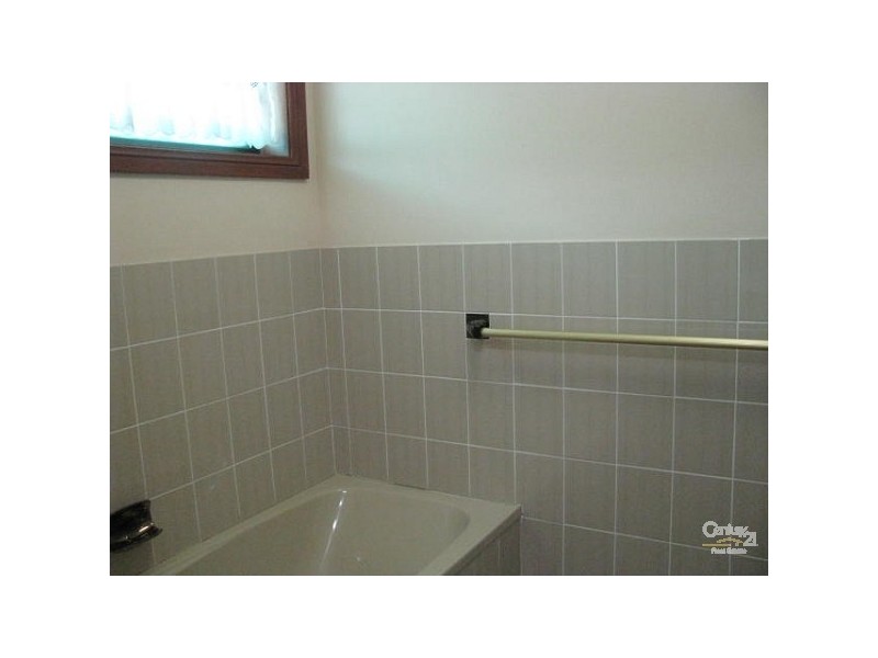 8 ZIRCON STREET, Inverell NSW 2360