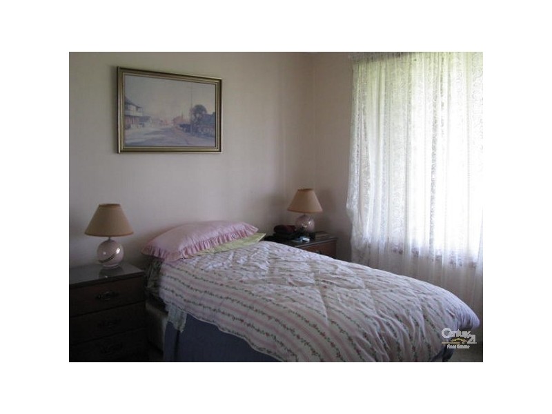 8 ZIRCON STREET, Inverell NSW 2360