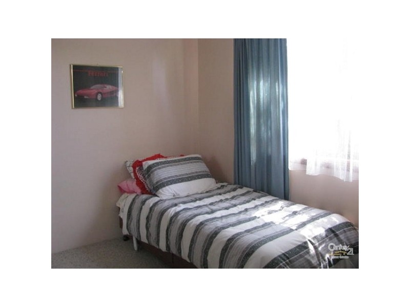 8 ZIRCON STREET, Inverell NSW 2360