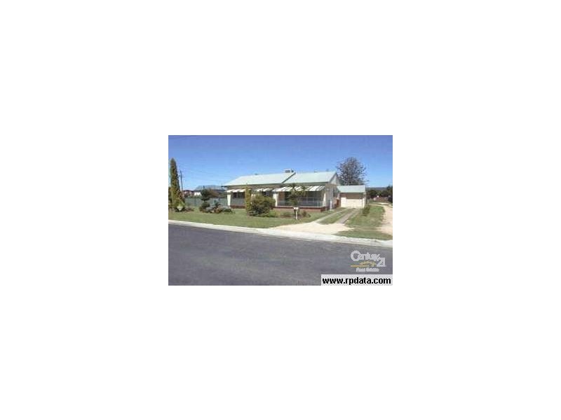 2A Mulligan, Inverell NSW 2360