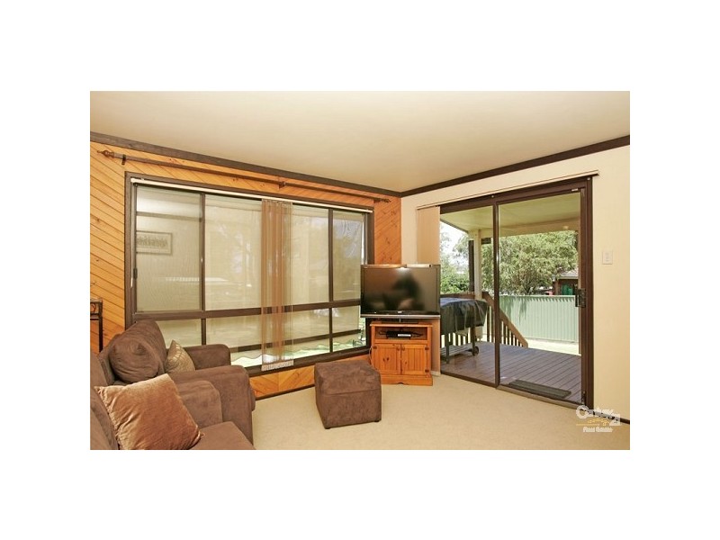 5 Parkside Dr, Charmhaven NSW 2263