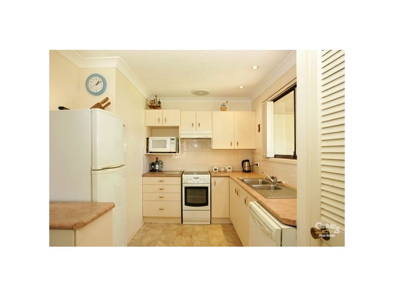 5 Parkside Dr, Charmhaven NSW 2263