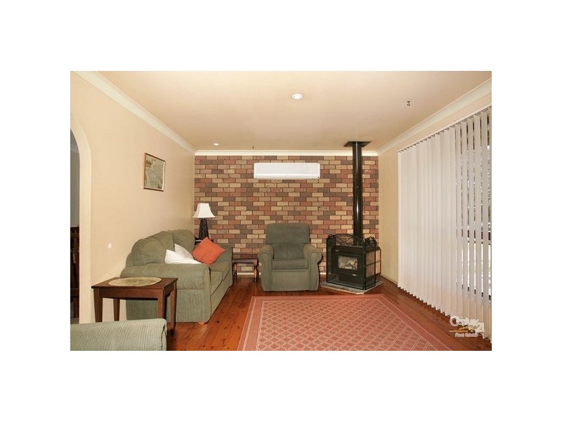 5 Parkside Dr, Charmhaven NSW 2263