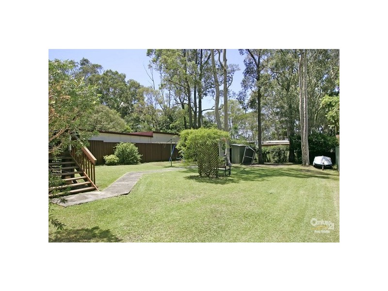 5 Parkside Dr, Charmhaven NSW 2263