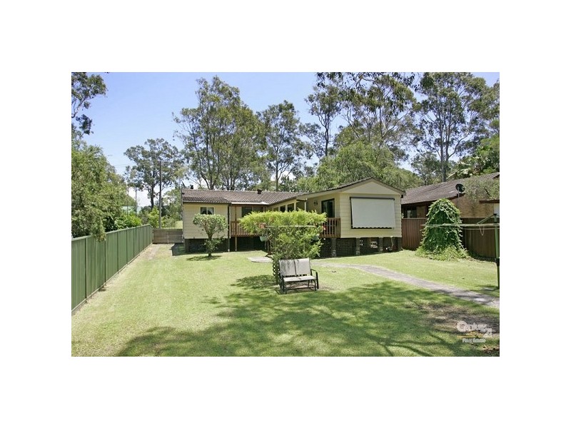 5 Parkside Dr, Charmhaven NSW 2263