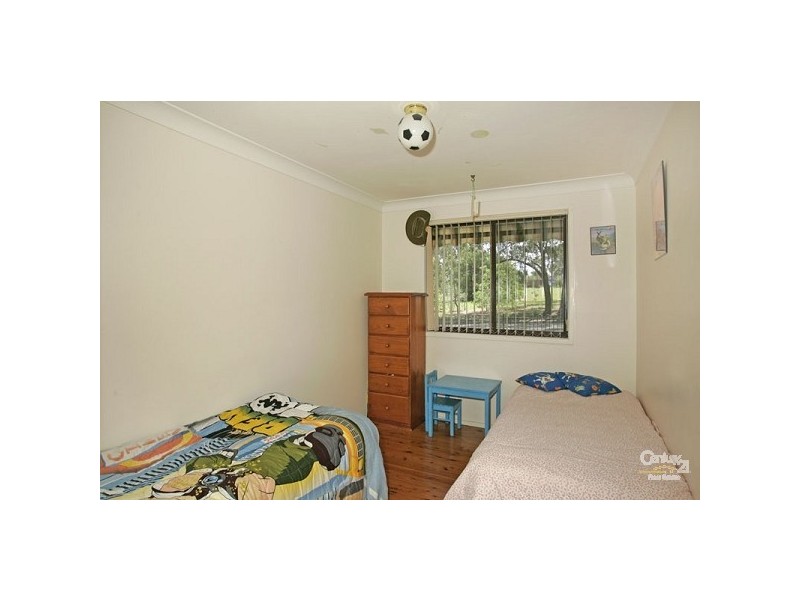 5 Parkside Dr, Charmhaven NSW 2263