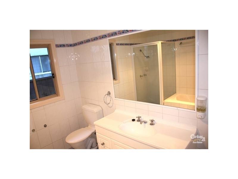 8 January Street, Tuggerawong NSW 2259