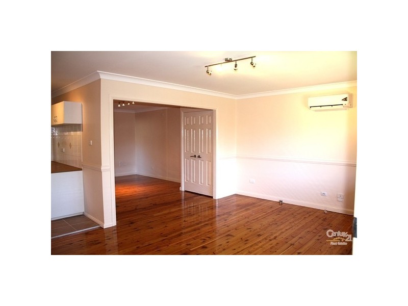 8 January Street, Tuggerawong NSW 2259