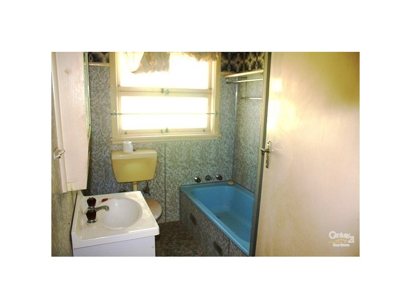 19 Vernon Avenue, Gorokan NSW 2263