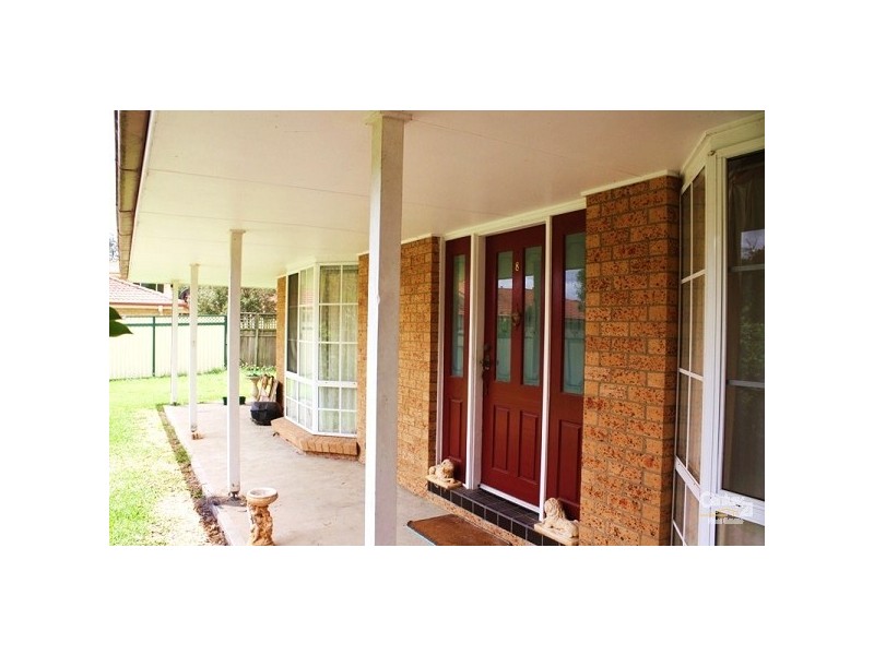 8 Oxford Drive, Lake Haven NSW 2263