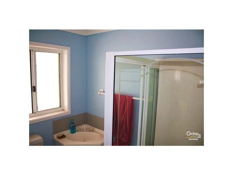 8 Oxford Drive, Lake Haven NSW 2263