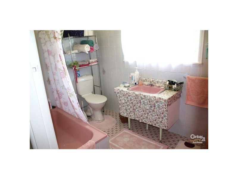 2 Hill Street, Gorokan NSW 2263