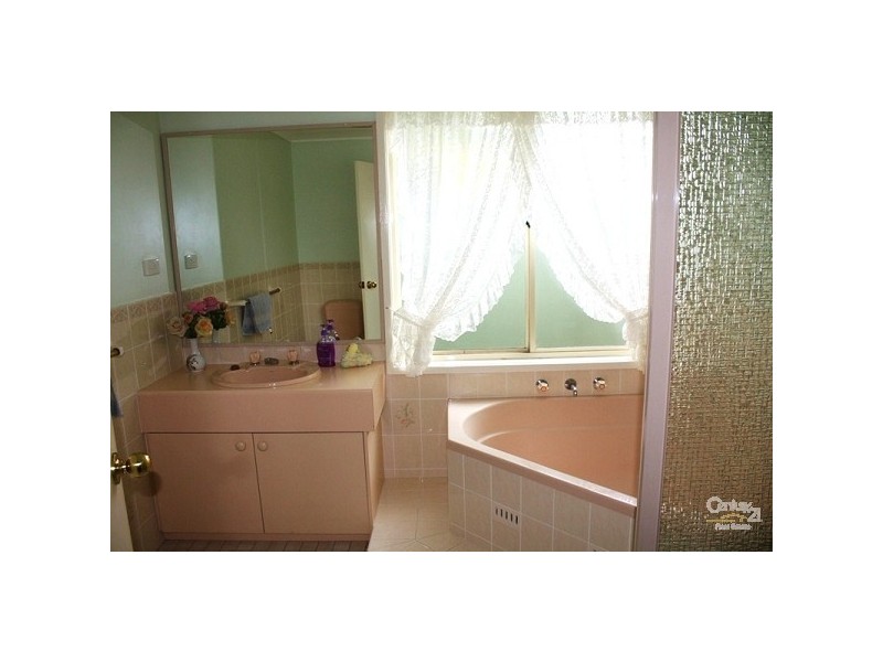 8 Casurina Close, Lake Haven NSW 2263