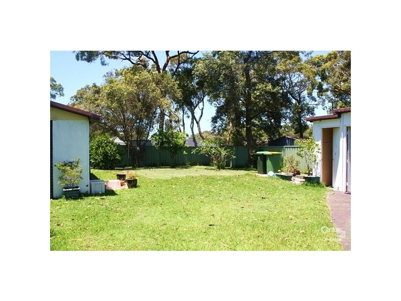 173 Pacific Highway, Charmhaven NSW 2263