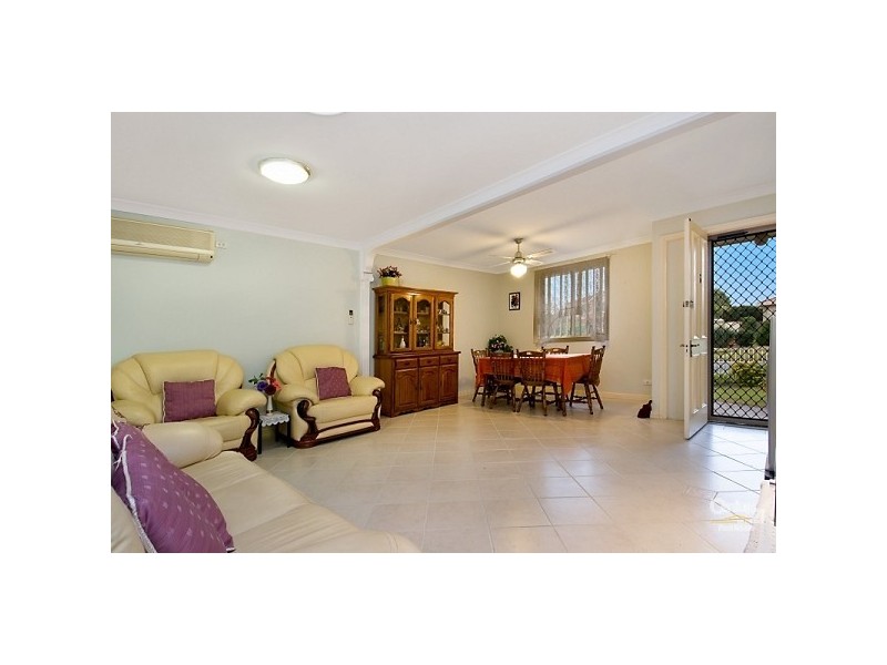 44 Christopher Crs, Lake Haven NSW 2263