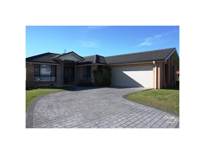 22 Greenhaven Circuit, Woongarrah NSW 2259