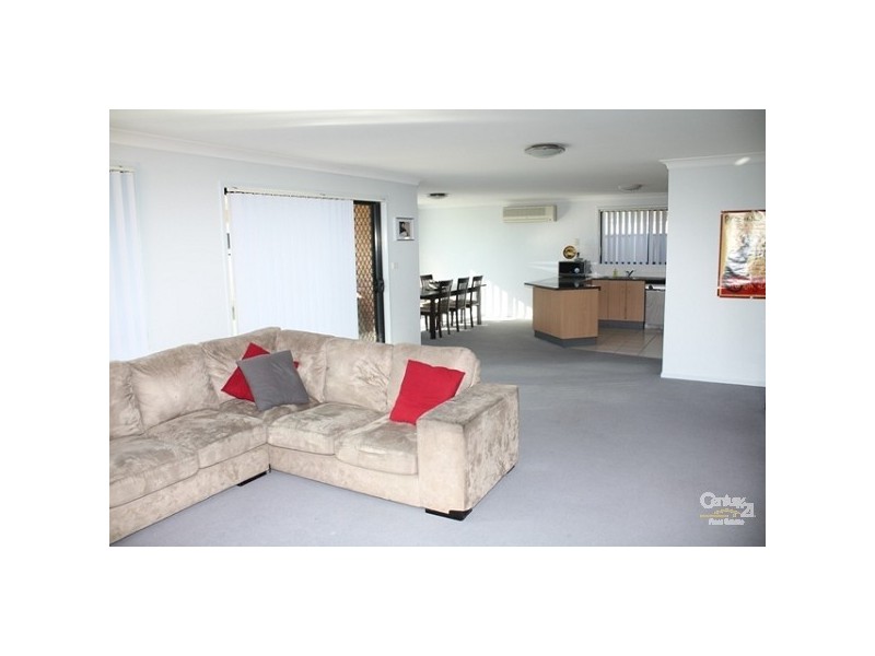 22 Greenhaven Circuit, Woongarrah NSW 2259