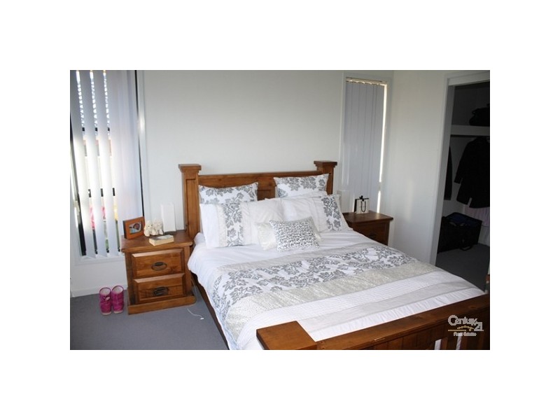 22 Greenhaven Circuit, Woongarrah NSW 2259