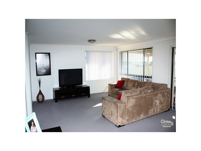 22 Greenhaven Circuit, Woongarrah NSW 2259