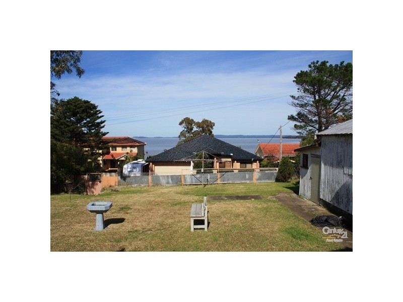 16 Mary Street, Gorokan NSW 2263